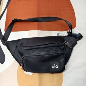 🍒AL​O Yoga crossbody casual multifunctional adjustable armpit nylon bag